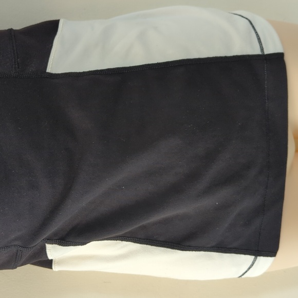 Lululemon Elongate Tank Black Polar Cream 4 - Picture 12 of 16